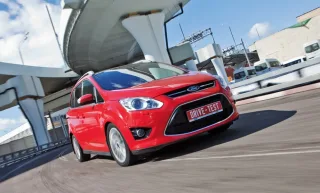 З'ясовуємо, хто ближче до фітнесу, — Ford Grand C-Max або Mazda5