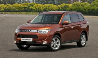 Кое-что понимаем в дизайне кроссовера Mitsubishi Outlander