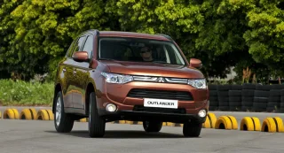 Кое-что понимаем в дизайне кроссовера Mitsubishi Outlander