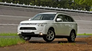 Кое-что понимаем в дизайне кроссовера Mitsubishi Outlander
