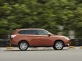 Кое-что понимаем в дизайне кроссовера Mitsubishi Outlander