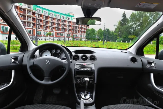 Peugeot 408