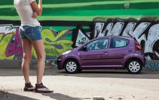Сверяем хэтчбек Peugeot 107 с полноценным автомобилем