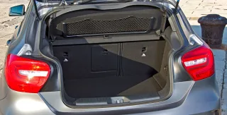 Зазнаємо атаки нового хетча Mercedes A-класу
