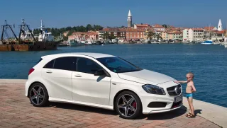 Зазнаємо атаки нового хетча Mercedes A-класу