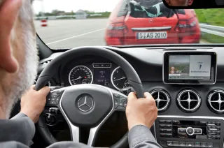 Зазнаємо атаки нового хетча Mercedes A-класу