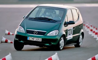 Зазнаємо атаки нового хетча Mercedes A-класу