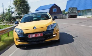 Renault Изучаем двуличность хот-хэтча Renault Megane RS