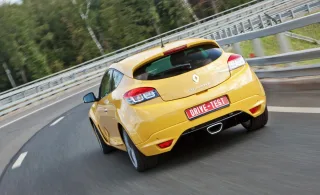 Renault Изучаем двуличность хот-хэтча Renault Megane RS