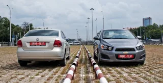 We second the duel of Chevrolet Aveo and Volkswagen Polo sedans