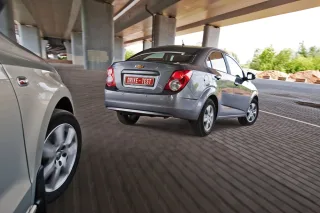 We second the duel of Chevrolet Aveo and Volkswagen Polo sedans