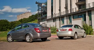 We second the duel of Chevrolet Aveo and Volkswagen Polo sedans