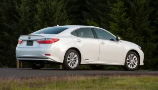 Дегустуємо седан Lexus ES, приготований за новим рецептом