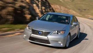 Дегустуємо седан Lexus ES, приготований за новим рецептом