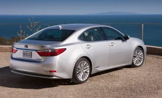 Дегустуємо седан Lexus ES, приготований за новим рецептом