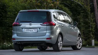 Вишукуємо риси бізнес-класу в компактвені Opel Zafira Tourer