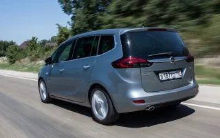 Вишукуємо риси бізнес-класу в компактвені Opel Zafira Tourer