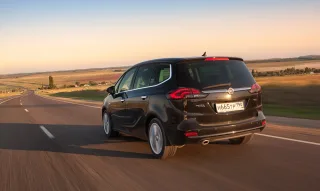 Вишукуємо риси бізнес-класу в компактвені Opel Zafira Tourer