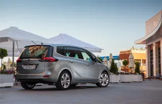 Вишукуємо риси бізнес-класу в компактвені Opel Zafira Tourer