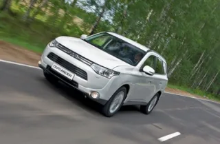 Mitsubishi Outlander. Інструмент