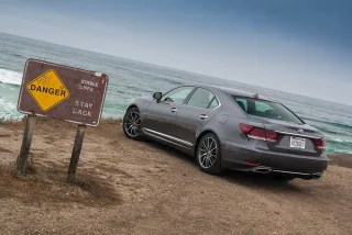 Розслідуємо, чим новий седан Lexus LS відрізняється від старого