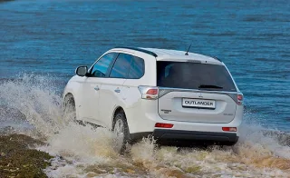 Mitsubishi Outlander. Інструмент