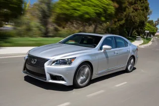 Розслідуємо, чим новий седан Lexus LS відрізняється від старого