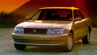 Розслідуємо, чим новий седан Lexus LS відрізняється від старого