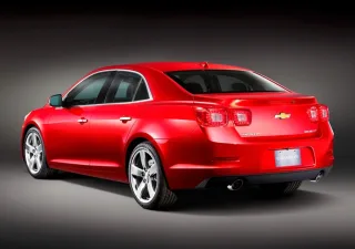 Chevrolet Malibu. Летать не умеет, зато уверенно ходит