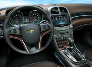 Chevrolet Malibu. Летать не умеет, зато уверенно ходит