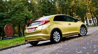 Виводимо на ринг хетчбеки Hyundai Veloster та Honda Civic