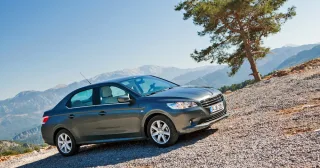 Вчимося економити по-французьки у седана Peugeot 301