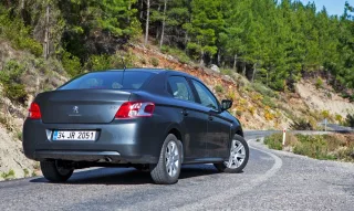 Вчимося економити по-французьки у седана Peugeot 301