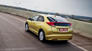 Виводимо на ринг хетчбеки Hyundai Veloster та Honda Civic
