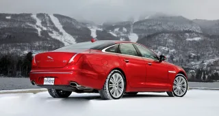 Радуемся характеру полноприводных седанов Jaguar XF и XJ