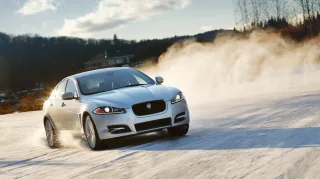 Радуемся характеру полноприводных седанов Jaguar XF и XJ