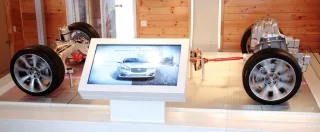 Радуемся характеру полноприводных седанов Jaguar XF и XJ