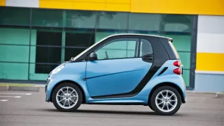 Smart Розганяємо нудьгу за допомогою пари купе Smart ForTwo