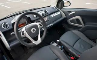 Smart Розганяємо нудьгу за допомогою пари купе Smart ForTwo