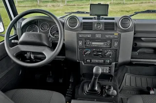 Land Rover Defender 90. Старый знакомый