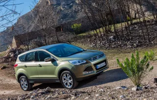 We are tracking the trajectory of an arrow named Ford Kuga second generation