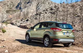 We are tracking the trajectory of an arrow named Ford Kuga second generation