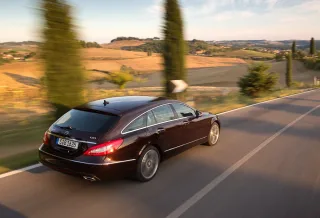 Mercedes-Benz Следим за попыткой универсала Mercedes CLS создать новый жанр