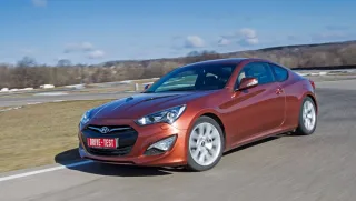 Рахуємо голи у суперечці двохдверок Toyota GT86 та Hyundai Genesis Coupe