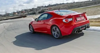 Рахуємо голи у суперечці двохдверок Toyota GT86 та Hyundai Genesis Coupe