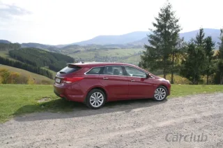 Test drive of Hyundai i30 and Hyundai i40 station wagons: brothers of different professions