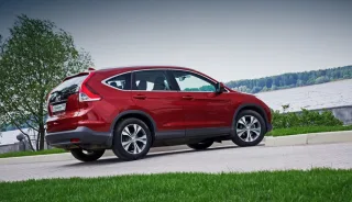 Examining how much the Honda CR-V 2.4 differs from the 2.0 version