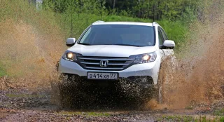 Examining how much the Honda CR-V 2.4 differs from the 2.0 version