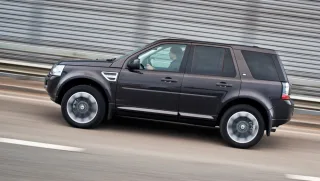 Міряємо калюжі оновленим кросовером Land Rover Freelander 2