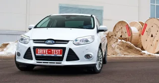 Спускаем с цепи четырёхдверку Opel Astra на седан Ford Focus